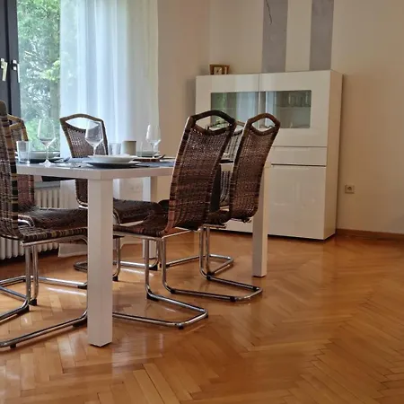 شقة I Mit Panoramablick In Der Altstadt Von *